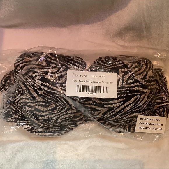 Avenue BODY Sizes 40C & 44C Zebra Underwire Plunge Bra NWT (Q06.3) - Picture 3 of 3